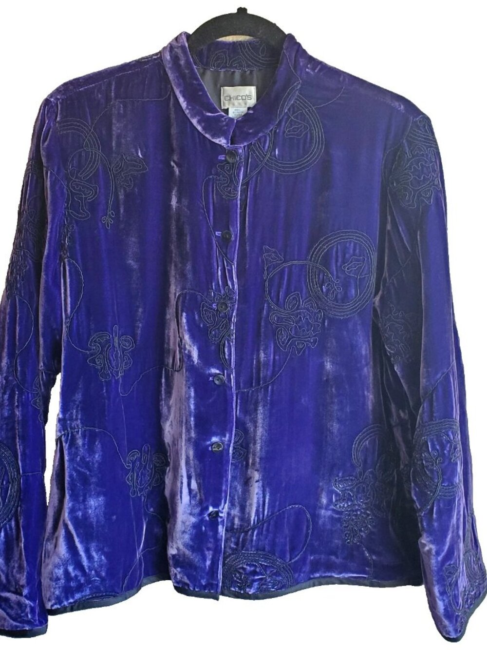 Chico’s Size 1 Purple Velvet Embroidered Button Front Jacket Artsy Top Boho Luxe